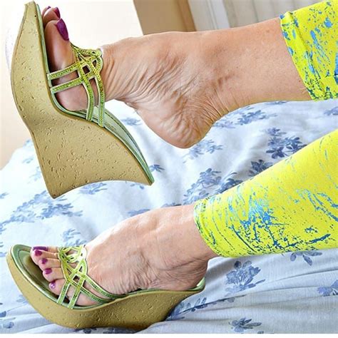 mature feet worship|mature feet